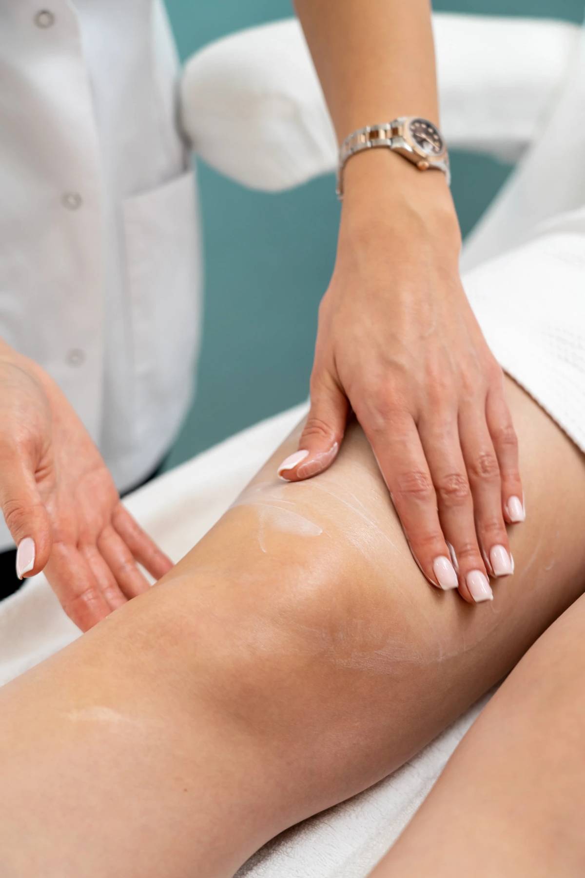 Voorbereiding van cryolipolyse bij de knie